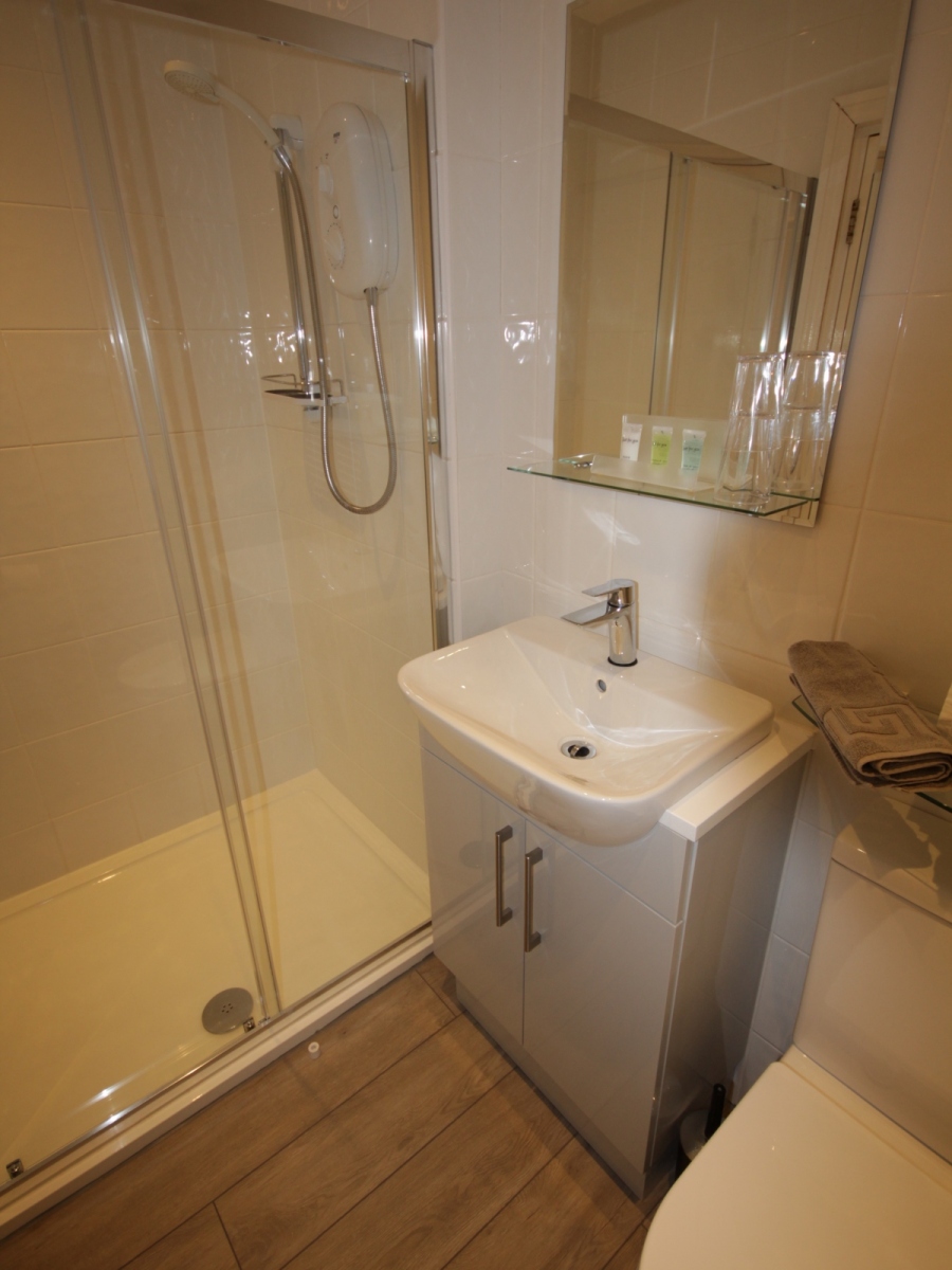 Room-2-Bathroom