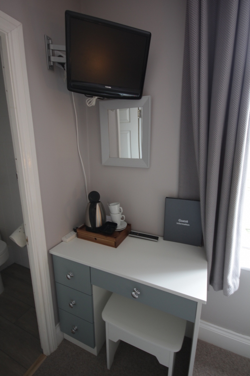 Room-2-Dressing-Table-and-TV